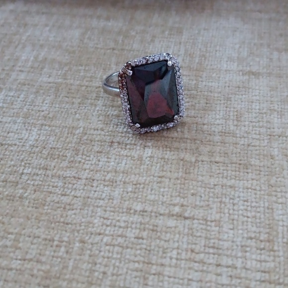 Rectangular Multi Faceted Deep Red Glass Silver Ring - Picture 14 of 15